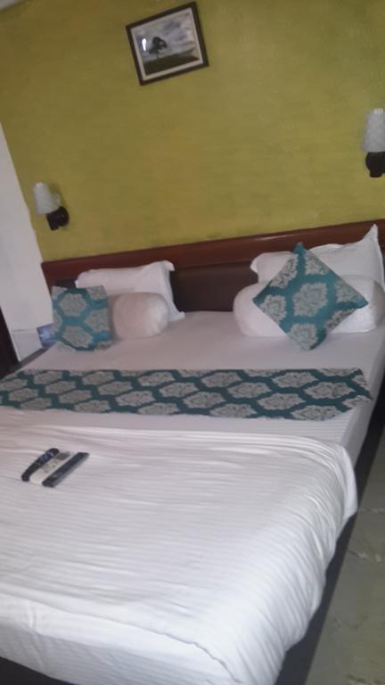 Hotel Peace Park Panvel Esterno foto