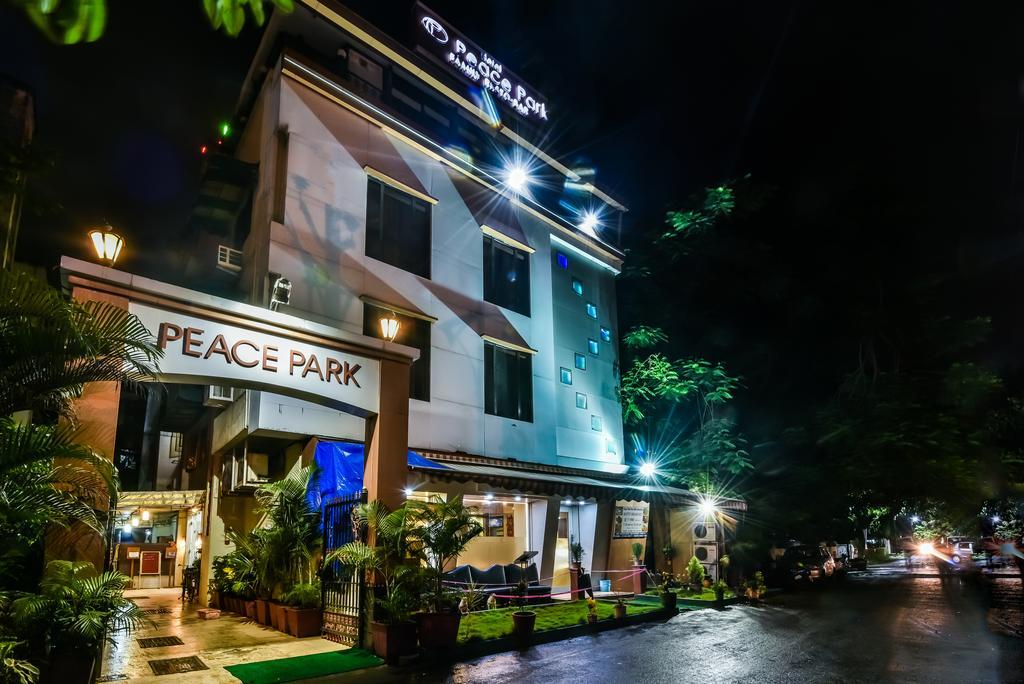 Hotel Peace Park Panvel Esterno foto