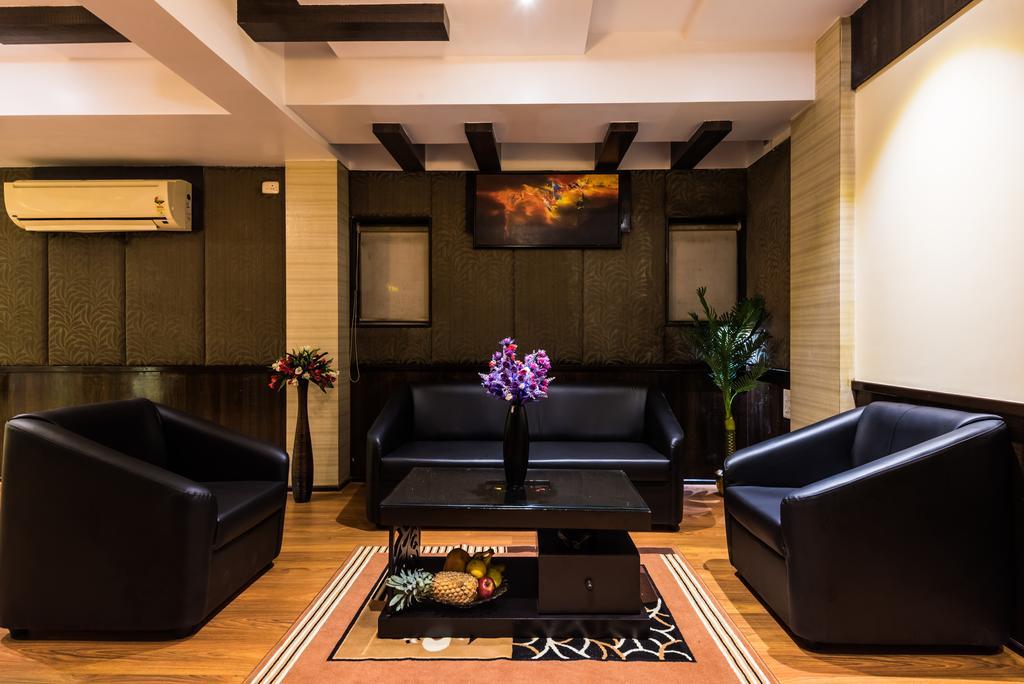 Hotel Peace Park Panvel Esterno foto