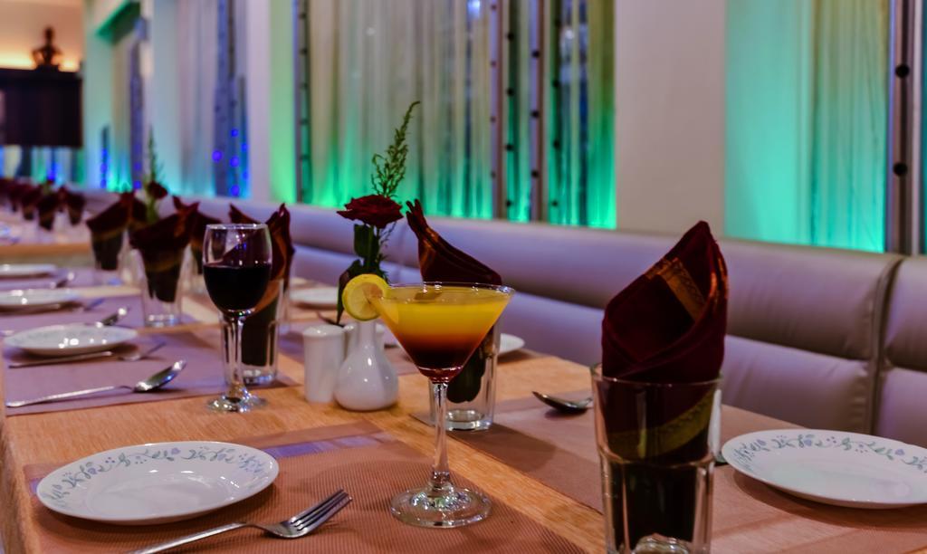 Hotel Peace Park Panvel Esterno foto