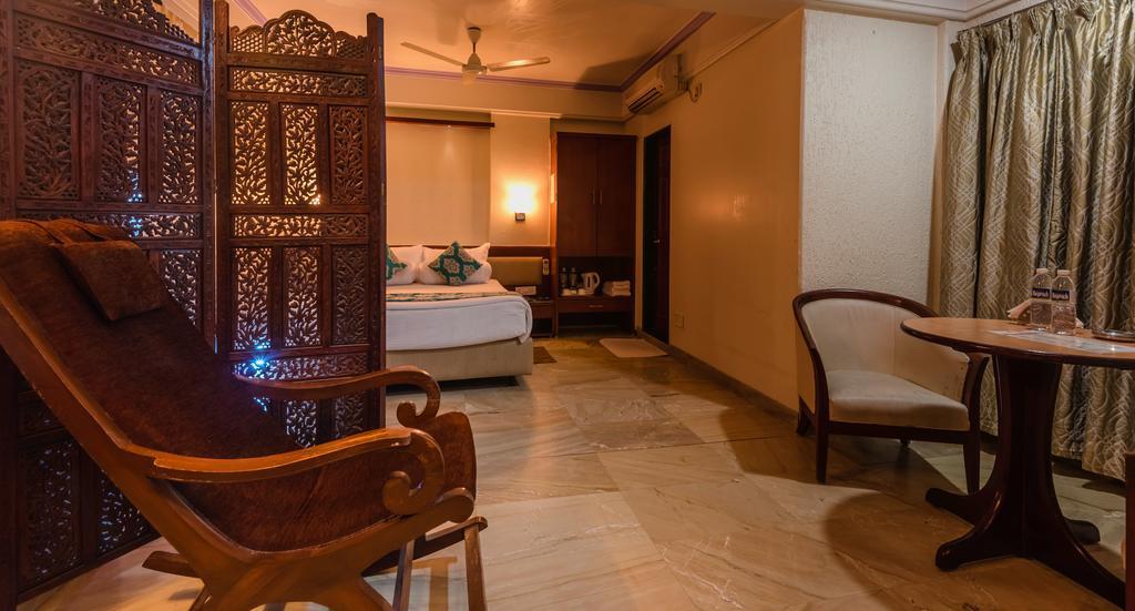 Hotel Peace Park Panvel Esterno foto