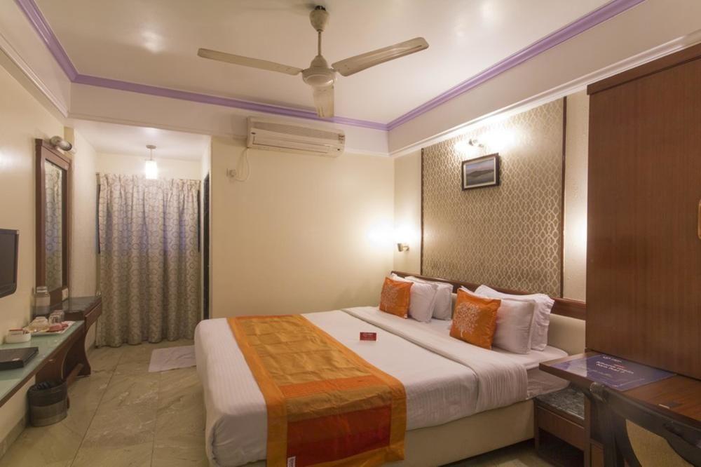 Hotel Peace Park Panvel Esterno foto