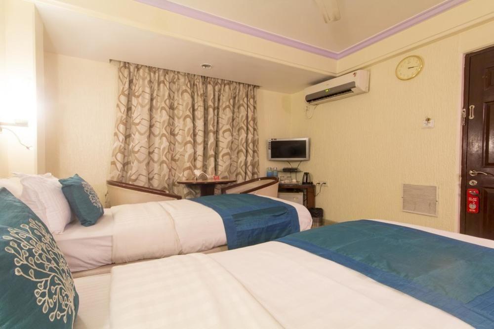 Hotel Peace Park Panvel Esterno foto